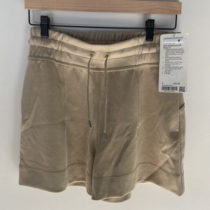 Lululemon Soft Ambitions HR Short 4”